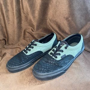 Harry potter Slytherin Era Vans Size 7.5 women